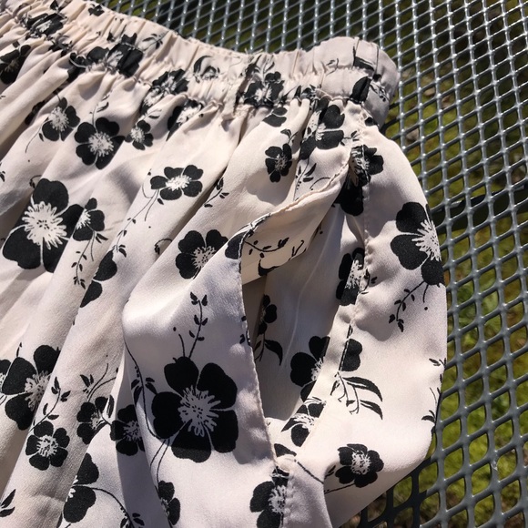 Mini Skirt - Picture 3 of 4